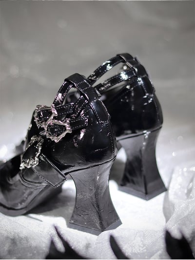 Visit by Night — Pointed-Toe Heels (8.5 cm)